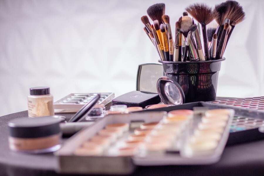 Why Use Makeup Brush Cleaner? Keep your makeup brushes clean and sanitized