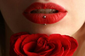 Lip Blushing vs Filler: A Detailed Cosmetic Procedure Guide